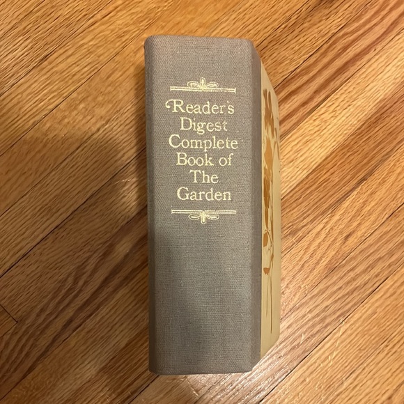 Vintage Reader’s Digest Book of the Garden 1966 - Picture 5 of 8